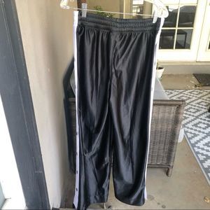 Nike snap off basketball 🏀 pants in excellent condition!  Size M